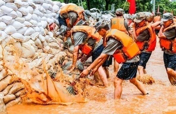 57张抗洪图,致敬中国军人!