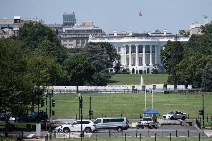 事务助理罗伯特·奥布莱恩23日最后一次出现在白宫,然后"突然离开"