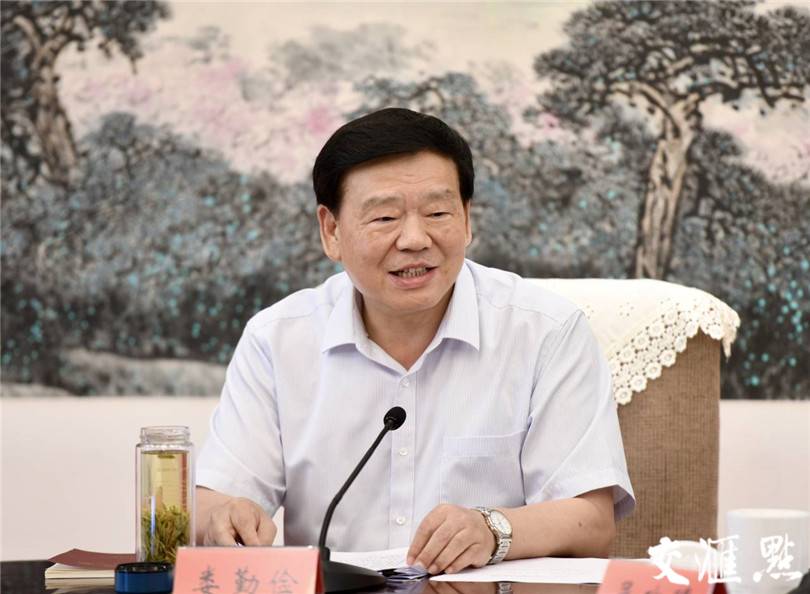 8月18日,省委书记娄勤俭,省委副书记,省长吴政隆专门邀请全省部分医务