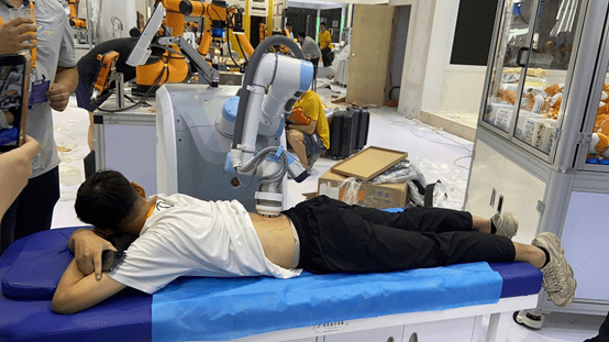 按摩师也要下岗了?国产协作机器人公司首推按摩理疗机器人