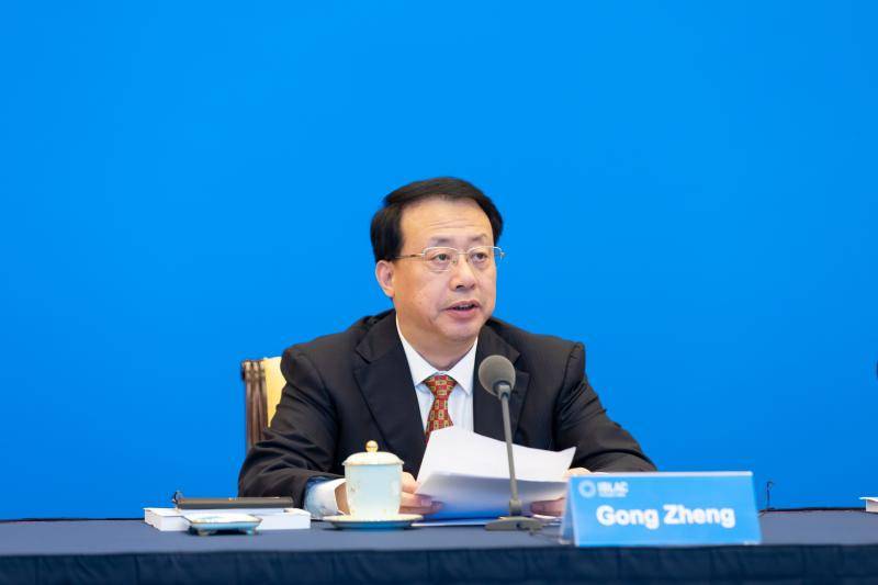 第32次上海市市长国际企业家咨询会举行,李强龚正与近40位国际高参云