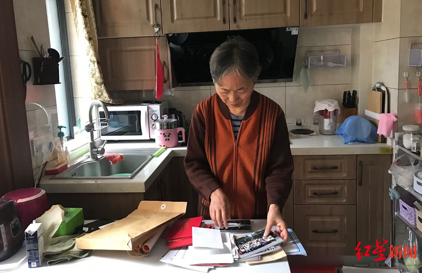 红星新闻报道的《无法安葬的20岁大学男生:母亲讨要"死亡证明"16年