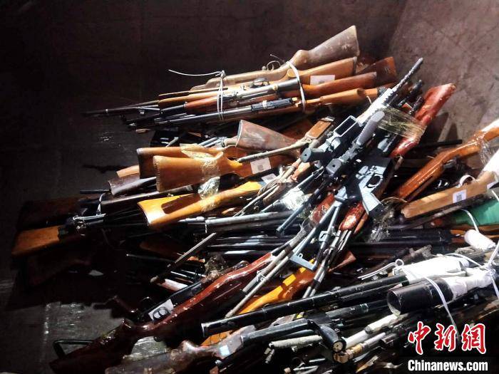 辽宁公安集中销毁非法枪爆物品 销毁缴获枪支574支