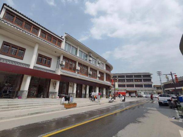 江宁区淳化街道,整治后的背街小巷.图片来源:南京市城管局