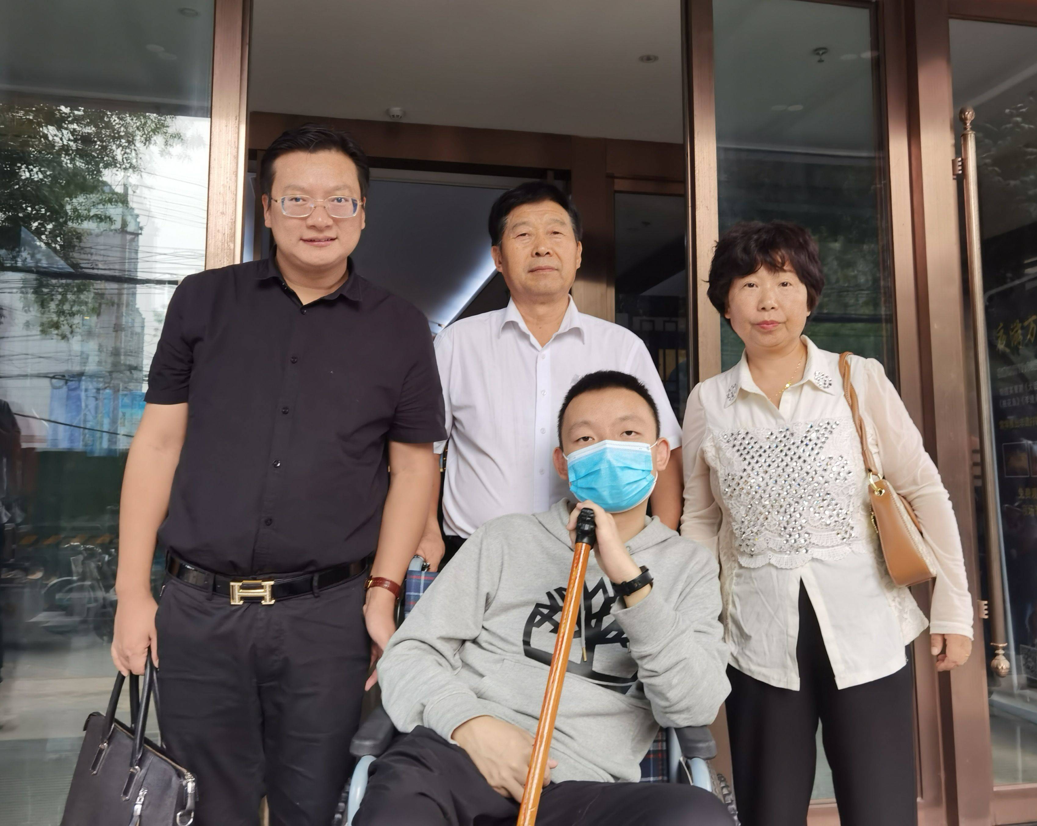 姚策新京报消音(新京报姚策生母是干啥工作的)