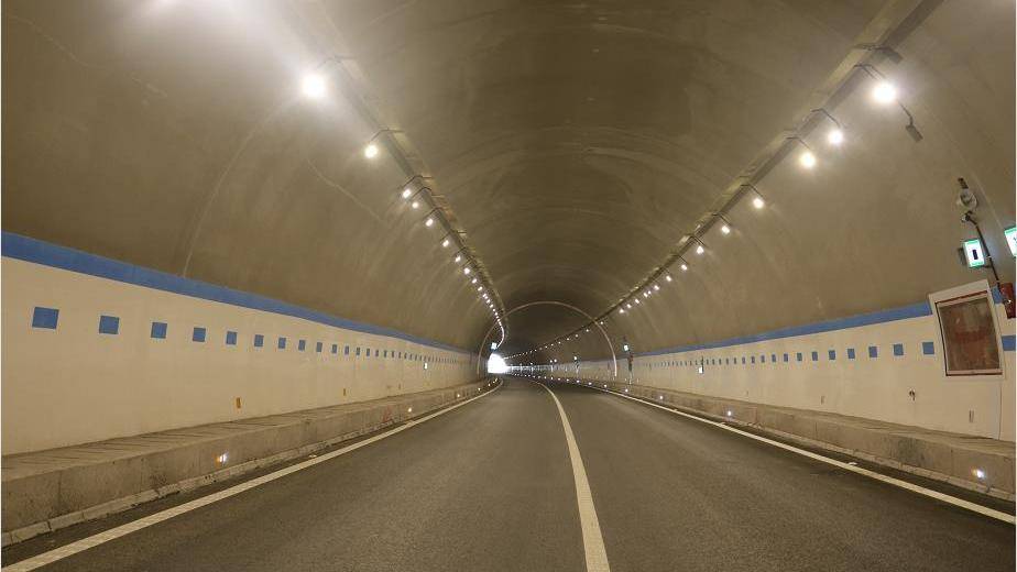 荔玉高速公路建成通车 今起实现2.5小时到荔浦