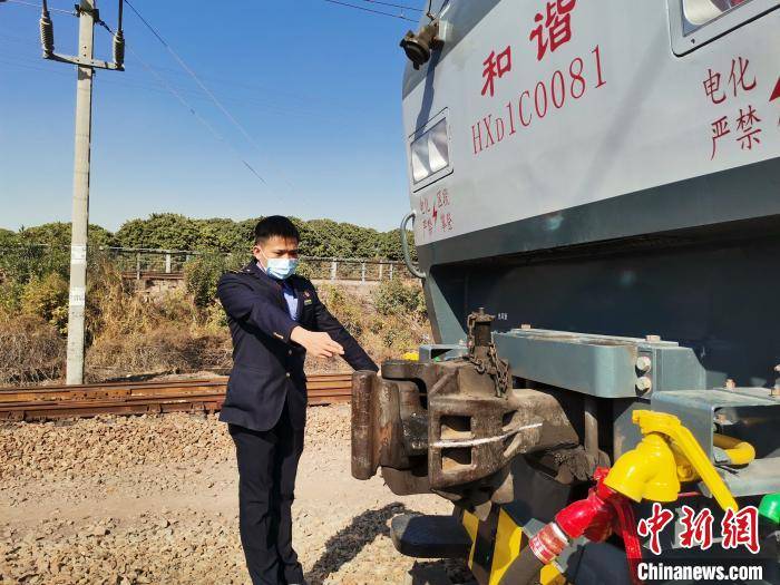 龙川机务段火车司机邱家伟 刘秋岸 摄