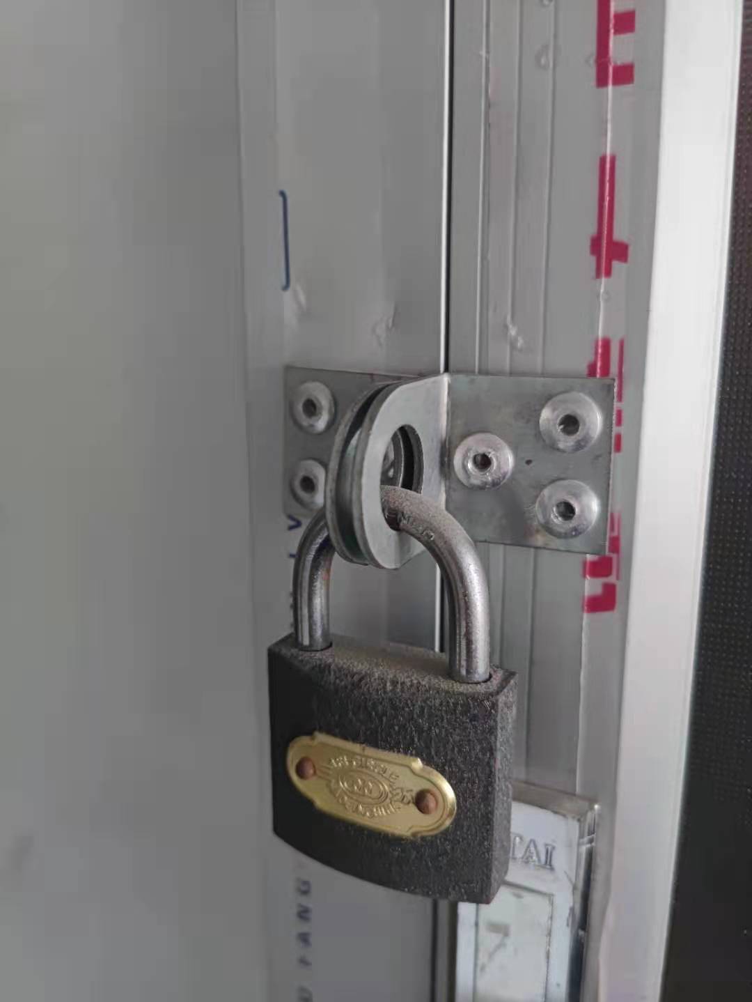 消防设施遭"蹂躏",物业无奈上锁,北京消防:锁不得!