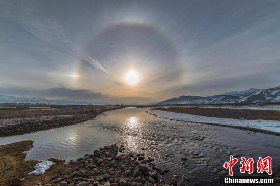 罕见!青海门源天空出现"幻日"奇观