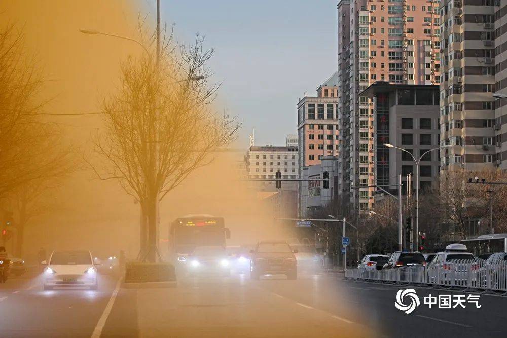 一组图看北京沙尘前后天空对比