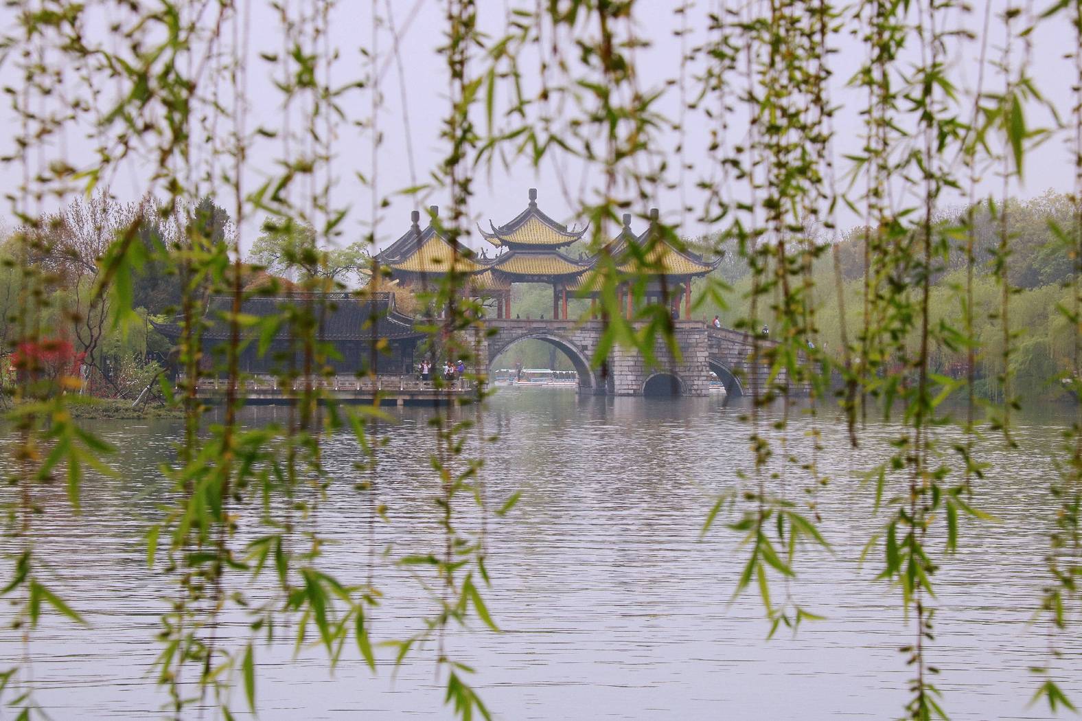 画桥烟雨是扬州