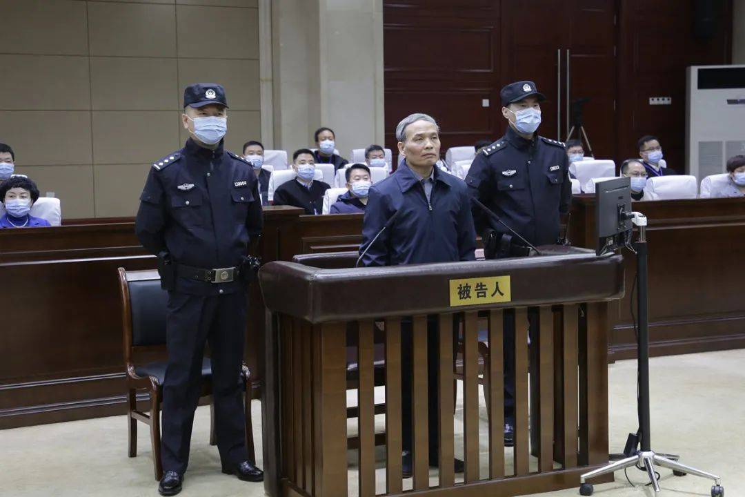 中粮集团原党组成员,总会计师骆家駹贪污,受贿案一审开庭