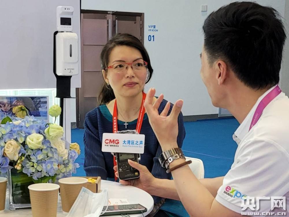 香港贸发局华南区首席代表吴文慧接受大湾区之声记者采访(央广网发)