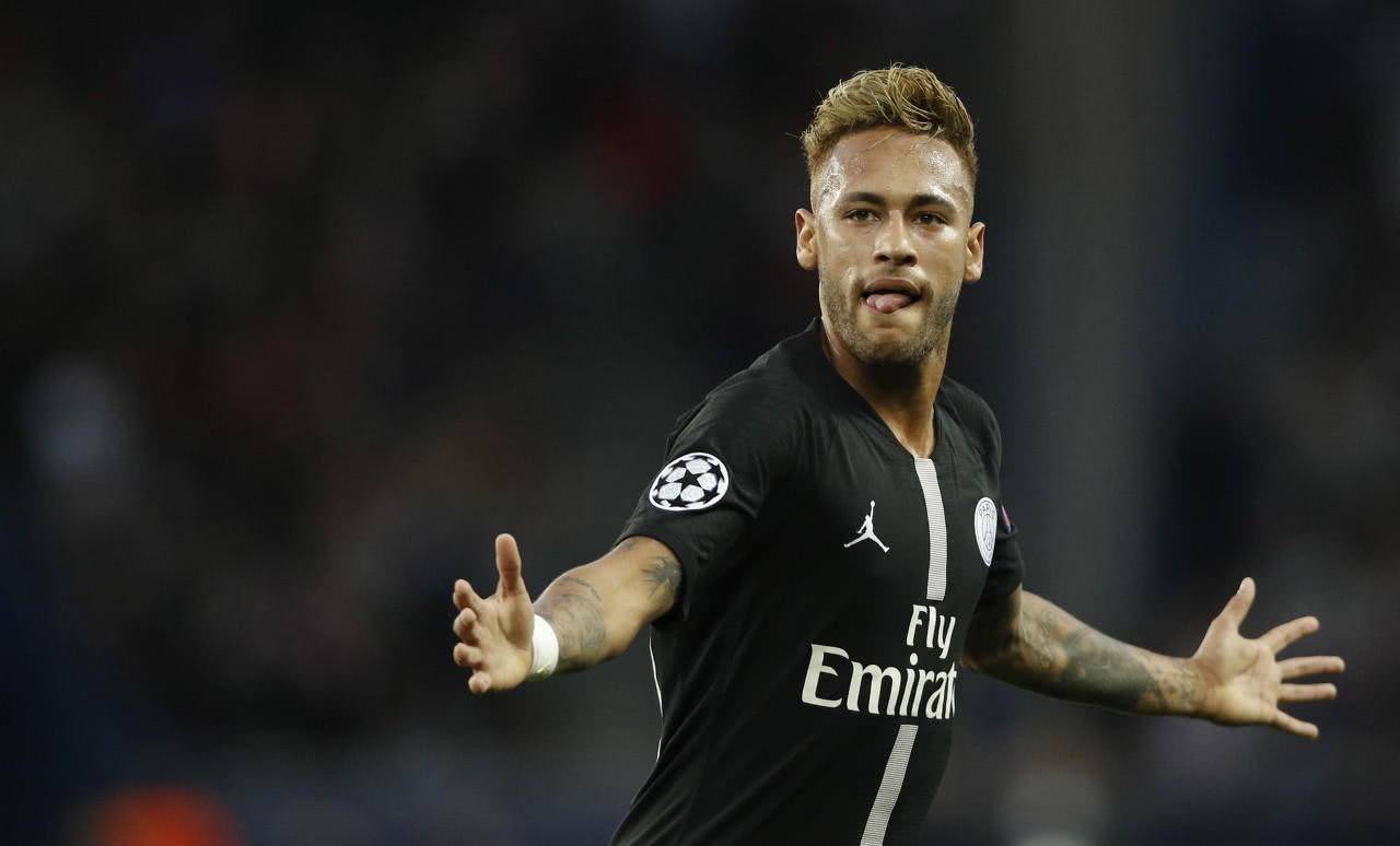 男子拿着圣经闯入巴西球星内马尔家里想"聊宗教",结果被送到了精神