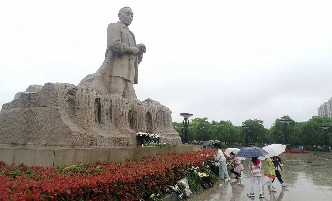 袁隆平故乡江西德安人民沉痛悼念:"杂交水稻之父"一路走好