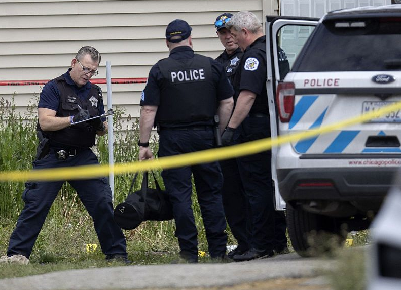 美国上周末发生12起大型枪击案 今年已有7500多人死于枪支暴力