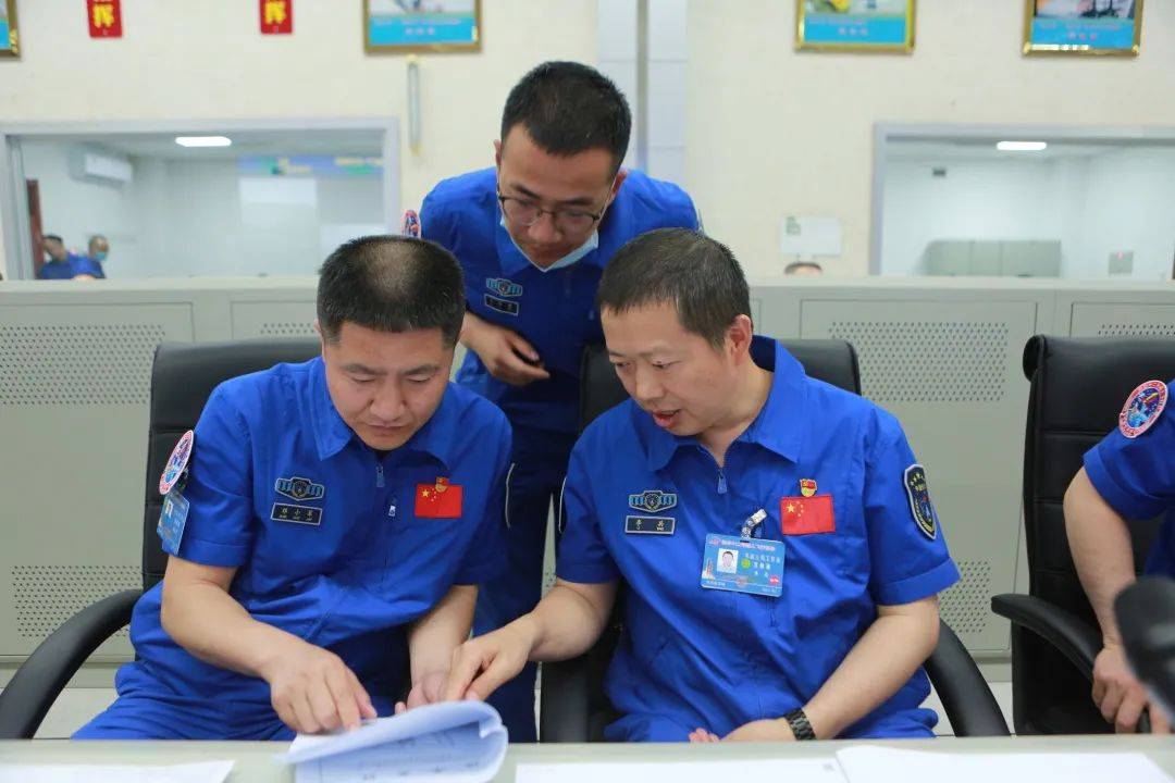 神舟十二号任务0号指挥邓小军:从212号到0号,他走了18年