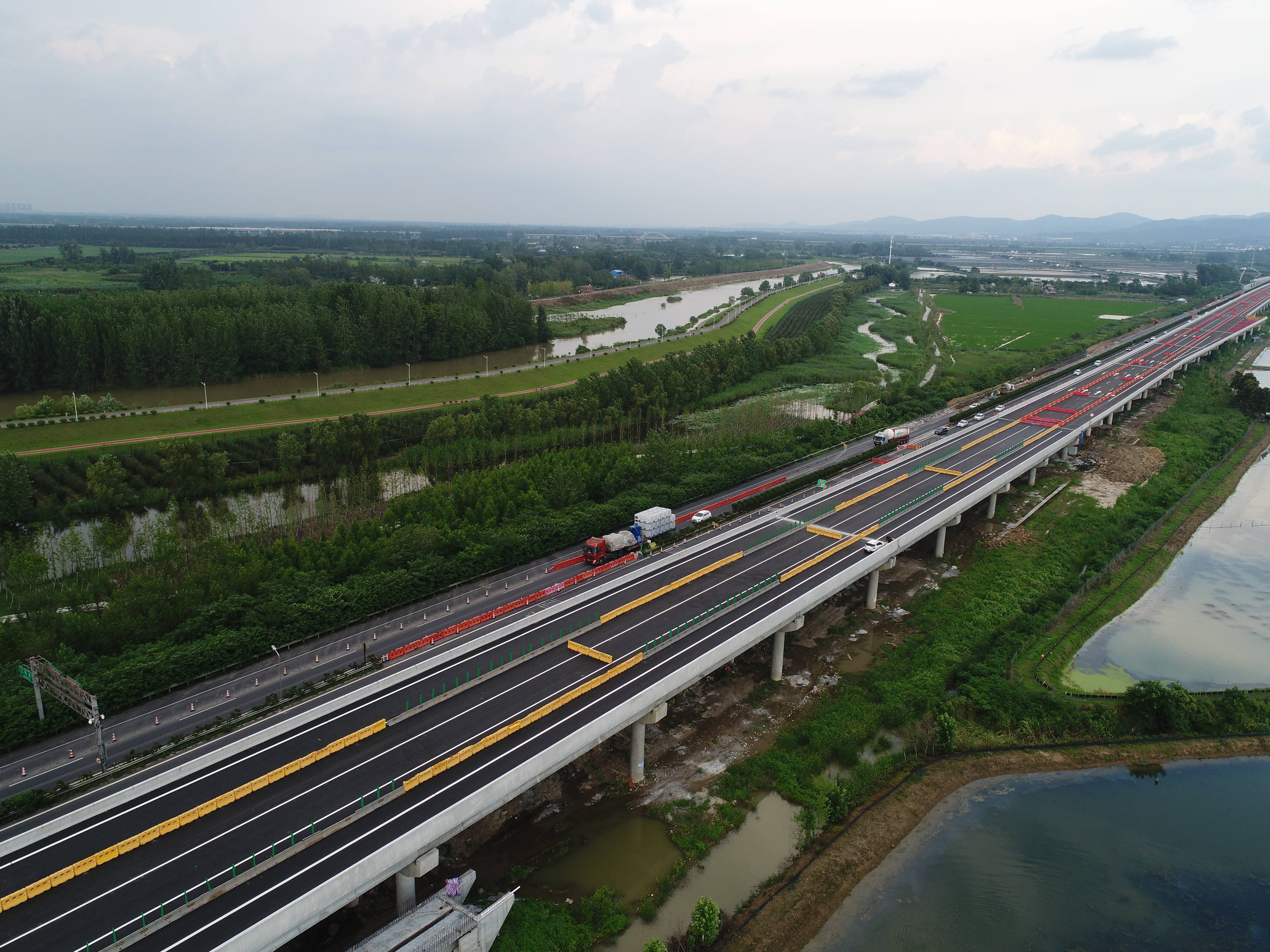 宁合高速公路后圩特大桥完成扩建正式通车