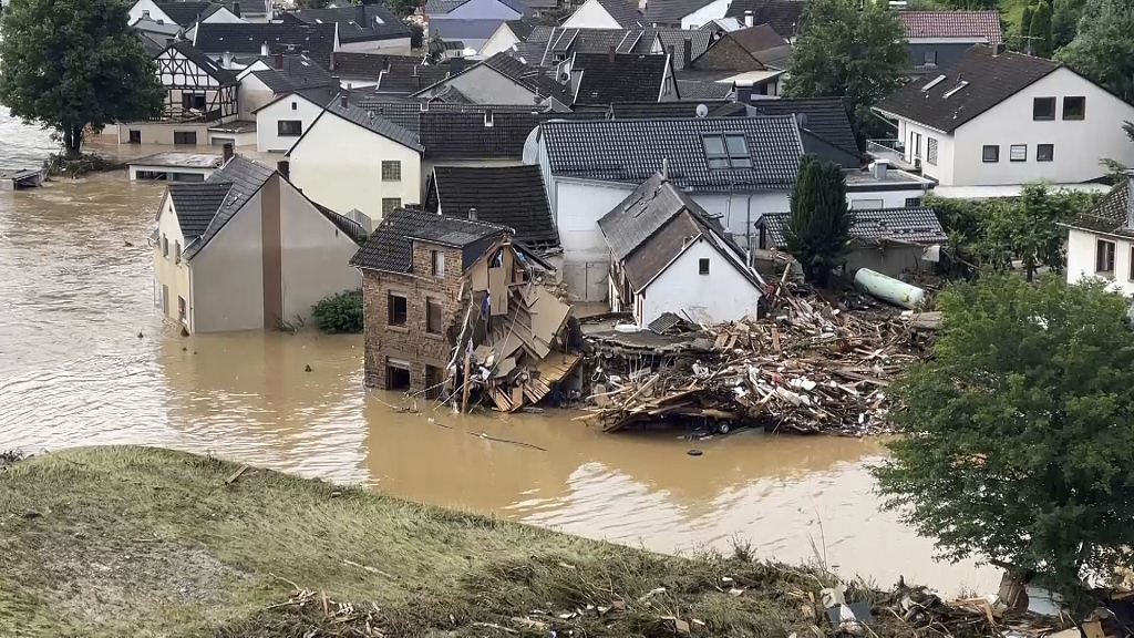 欧洲西部暴雨洪灾死亡人数升至92人 仍有约1300人失踪