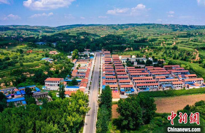 山西屯留打通乡村振兴,农民致富交通瓶颈 一条路带富一方人