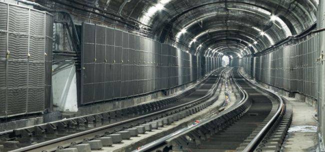 孙聪姗的丈夫说,妻子在中科大厦工作,她从人民路附近医院上地铁,据说