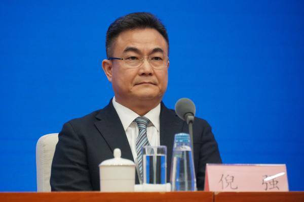 海南省政府副省长,秘书长,省委自贸港工委办主任倪强  澎湃新闻记者