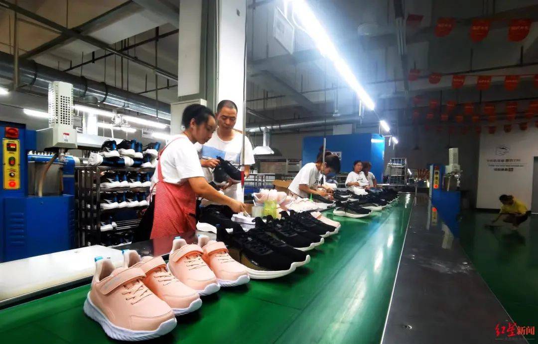 鸿星尔克货架都卖空了!生产基地真要缝纫机踩得冒烟?