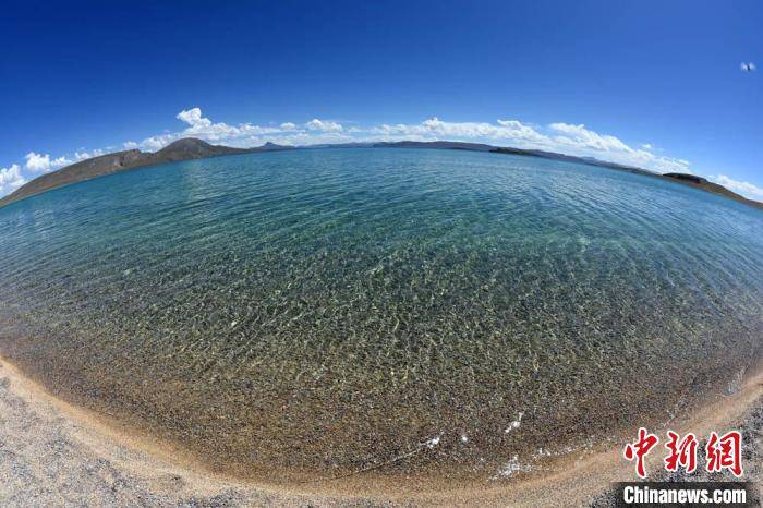 中国二次青藏科考分队完成海拔逾4500米错鄂湖科考作业