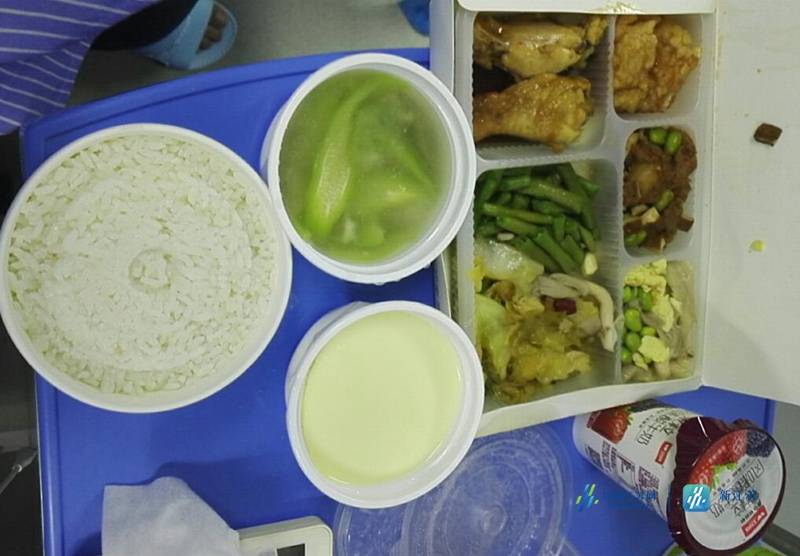 南京公卫中心隔离病房的饭菜真不赖 中医食疗护理更有爱