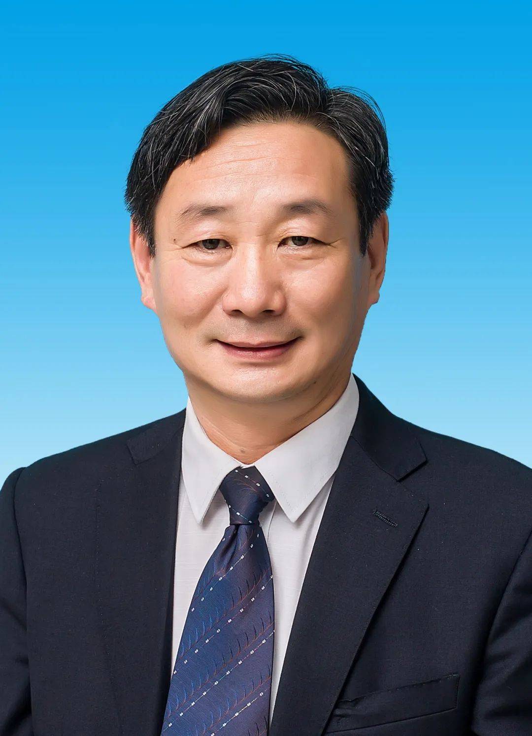 赵文锋当选张家口市市长 郭英当选张家口市人大常委会主任 新一届市