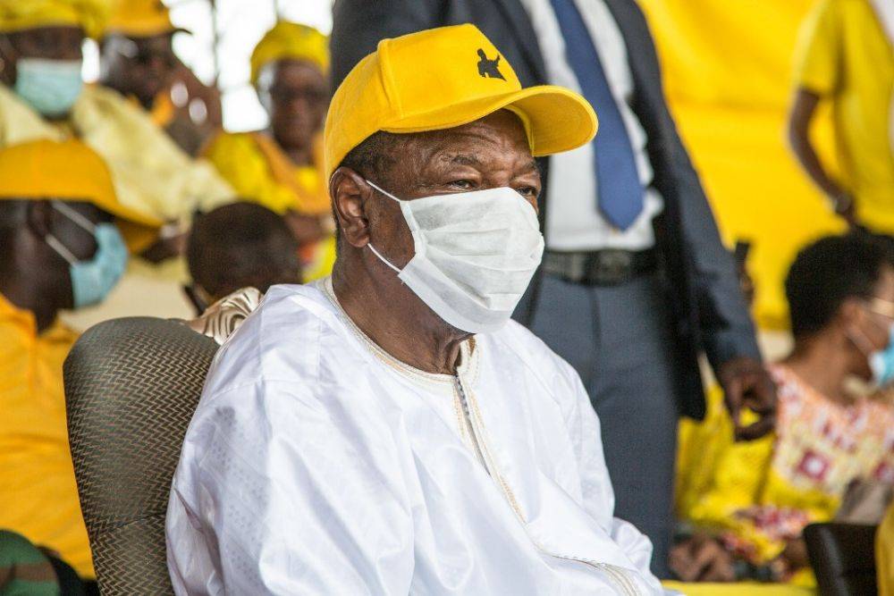 2020年10月16日拍摄的几内亚现任总统孔戴在首都科纳克里出席竞选活动