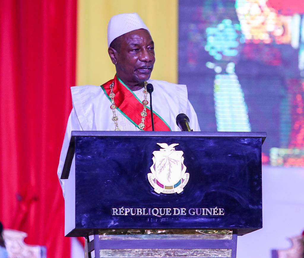 外媒:几内亚总统被叛军扣押后绝食 身体状况堪忧