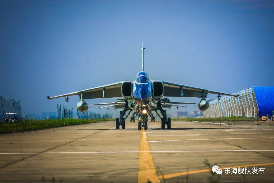 "飞豹"战机跨昼夜训练酷图来袭,每一张都是大片!