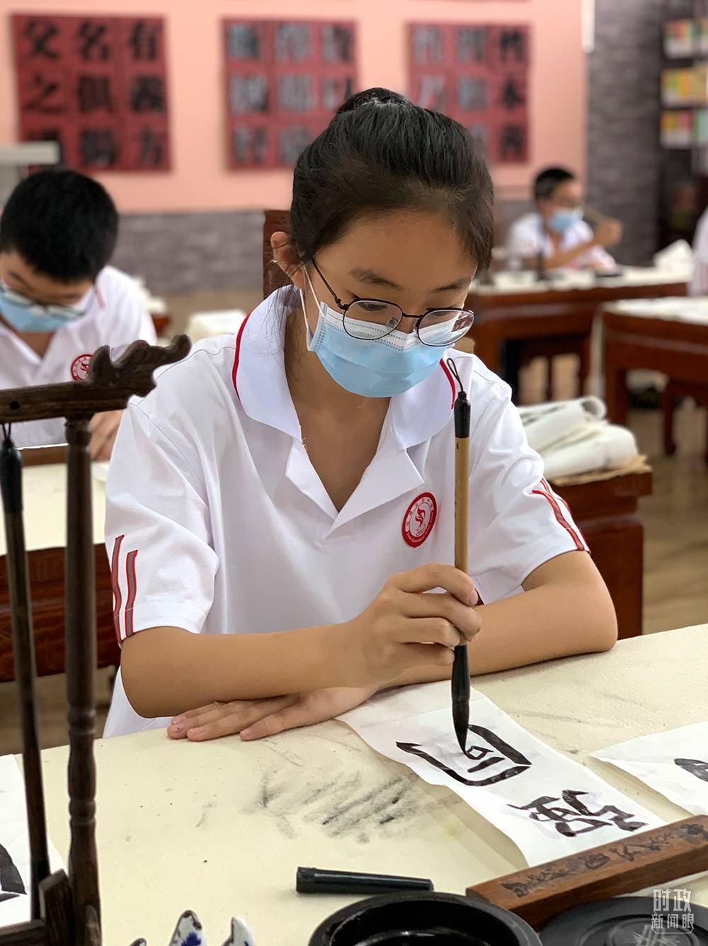 绥德实验中学的书法课堂.(总台央视记者邢彬拍摄)