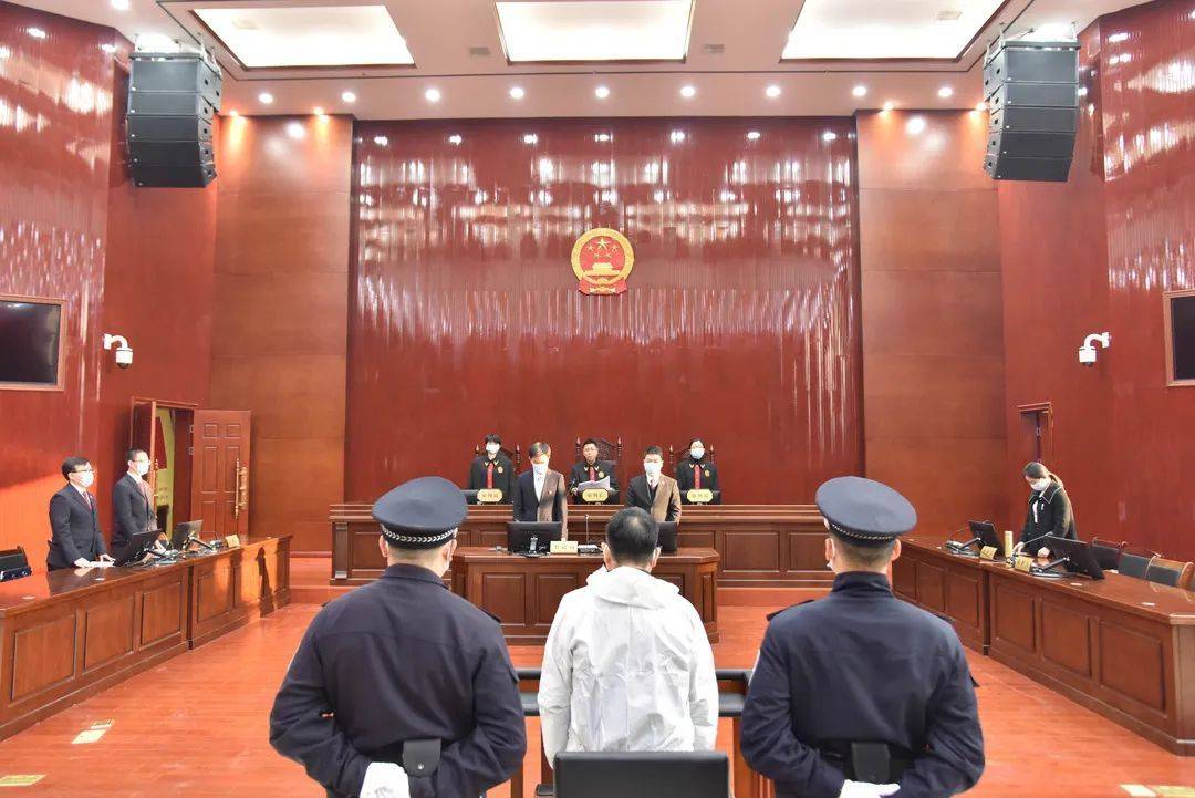 宣判湖南芷江侗族自治县原县委书记曾佑光一审获刑十二年