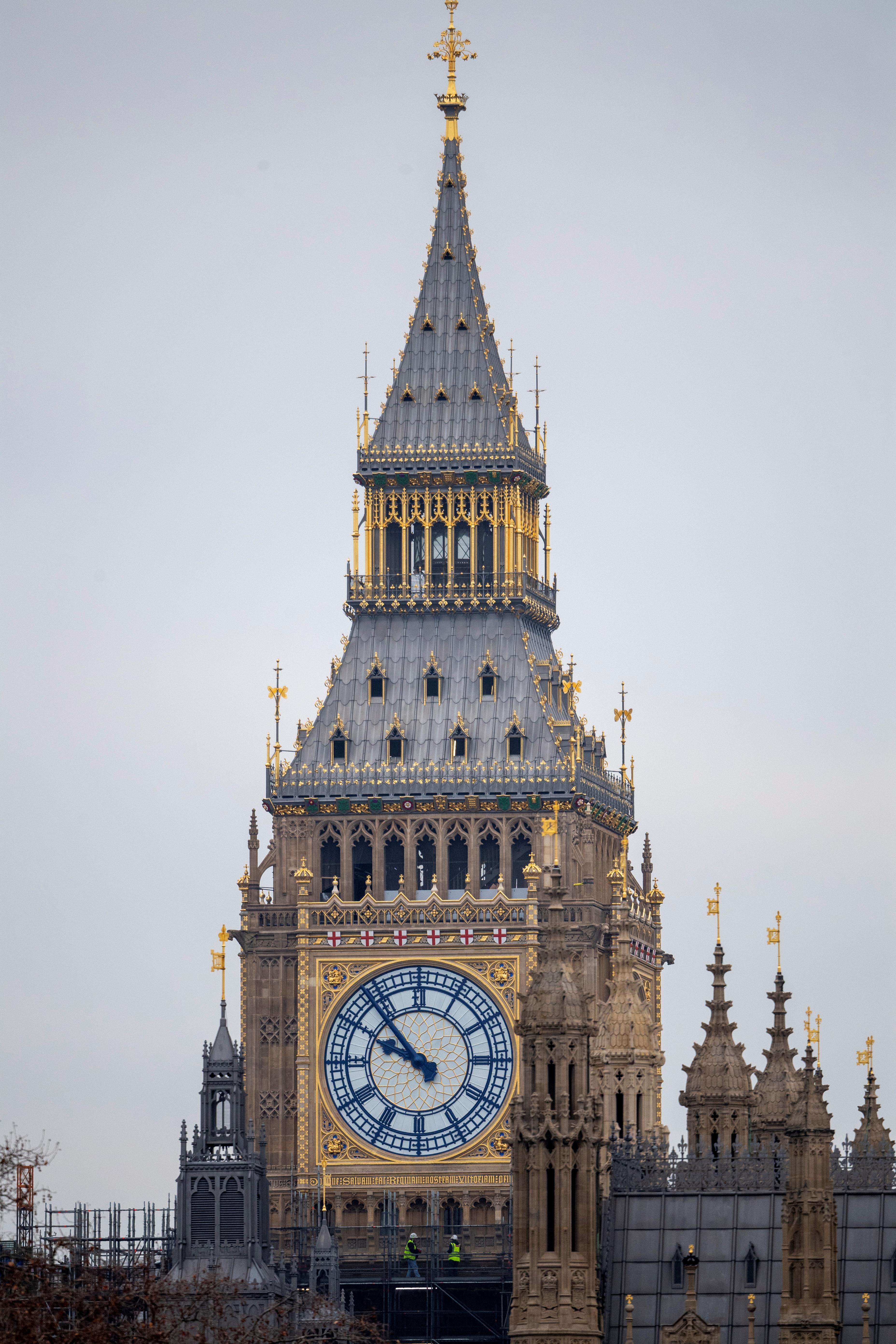 英国大本钟旁边建筑物图片
