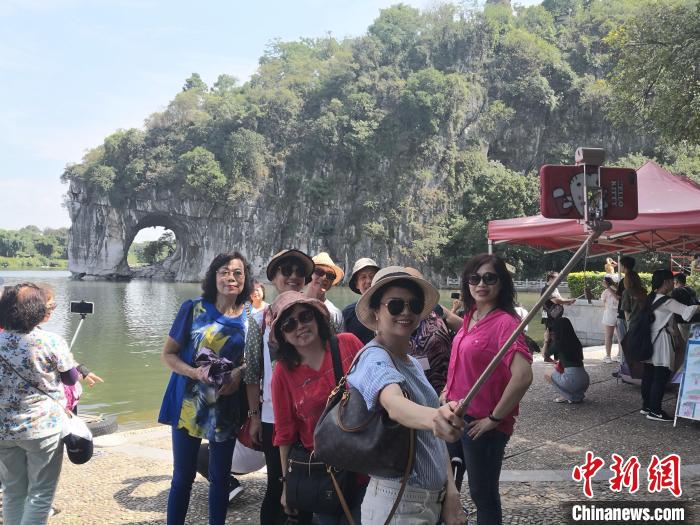 桂林象鼻山景區除夕起向國內外遊客免費開放