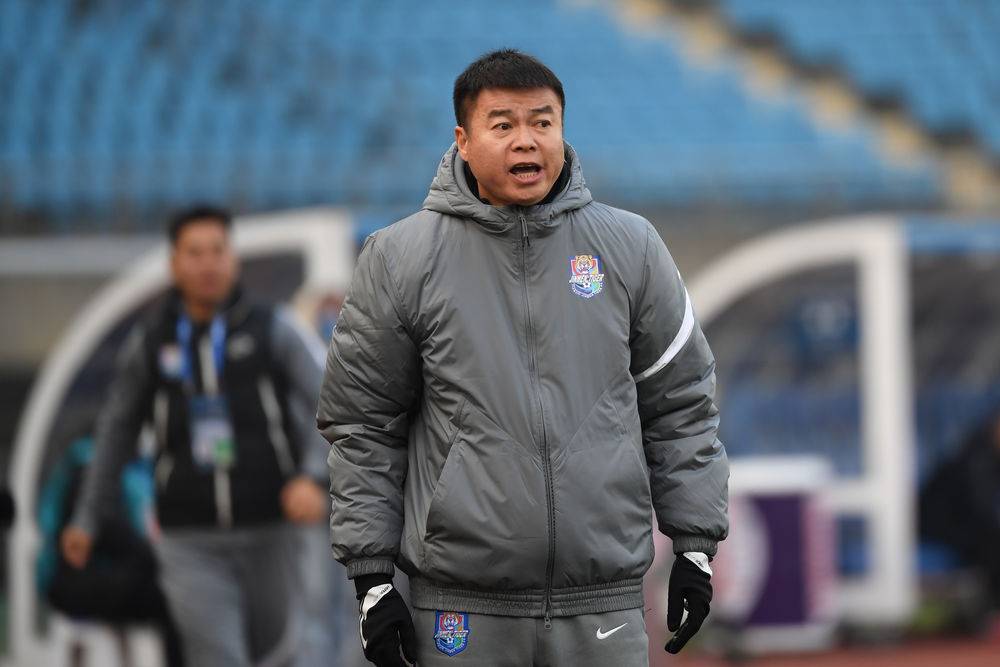 天津津门虎辟谣主教练于根伟出国探亲已回国