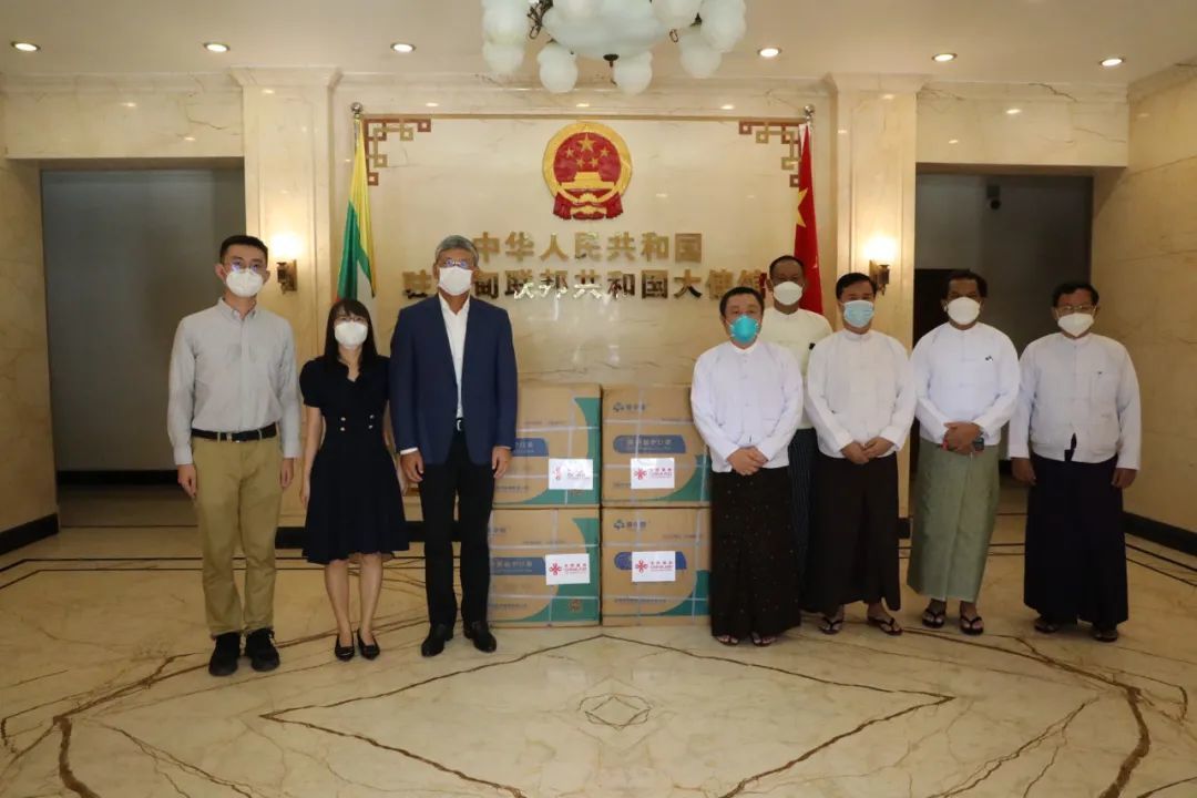 中国驻缅甸大使馆向缅甸佛教界和老年群体捐赠防疫物资