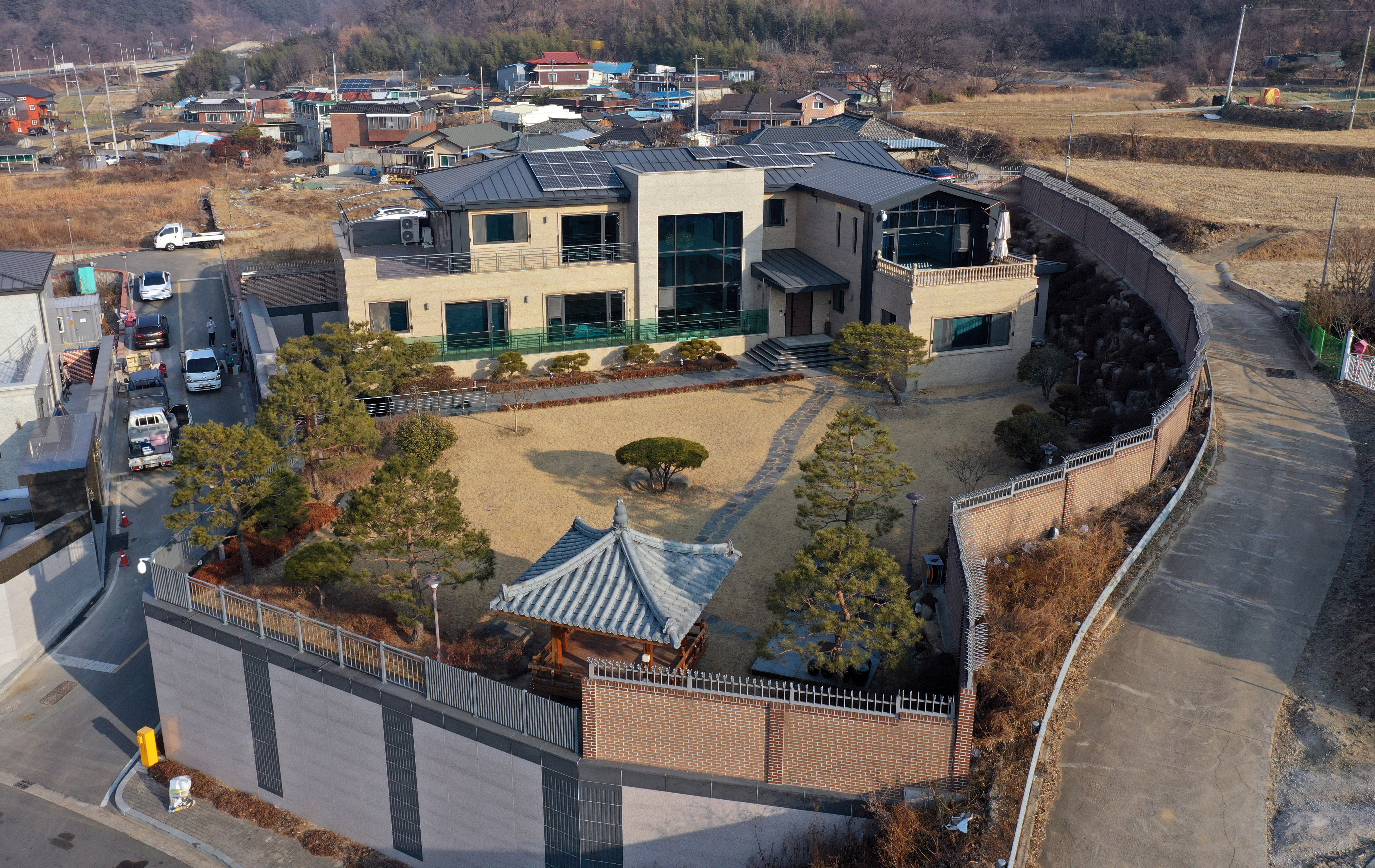 朴槿惠时隔五年再次公开亮相未来动向引发关注