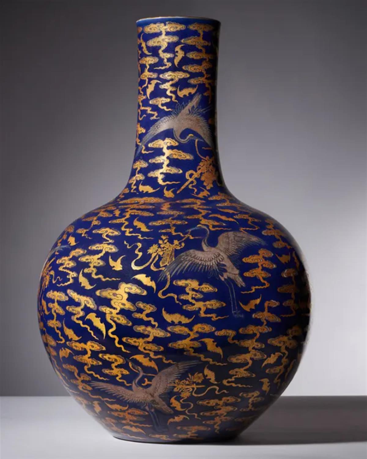 乾隆时期的花瓶被英国人放在厨房，如今拍出1250万元高价