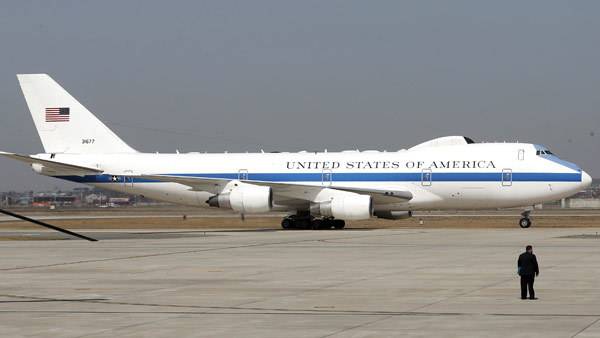 美国e-4b指挥机资料图(韩联社)