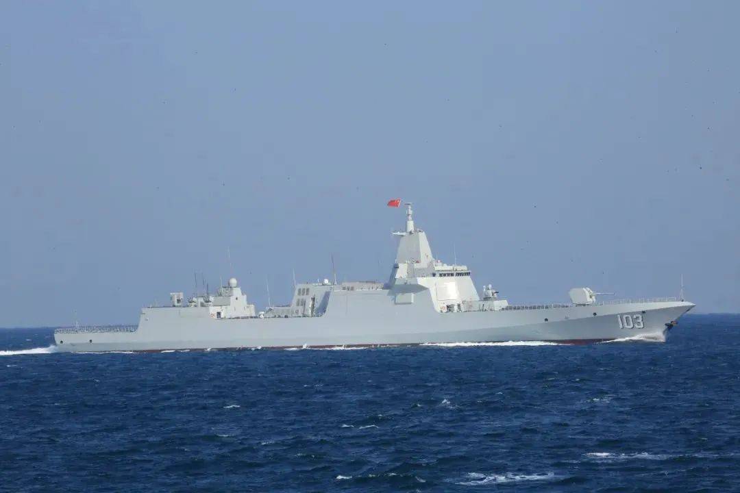 2020年1月 我国首艘"万吨大驱"南昌舰入列 标志着海军驱逐舰实现