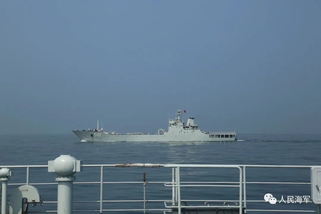 近日,東部戰區海軍某登陸艦大隊徂徠山艦,六盤山艦,大別山艦,武夷山