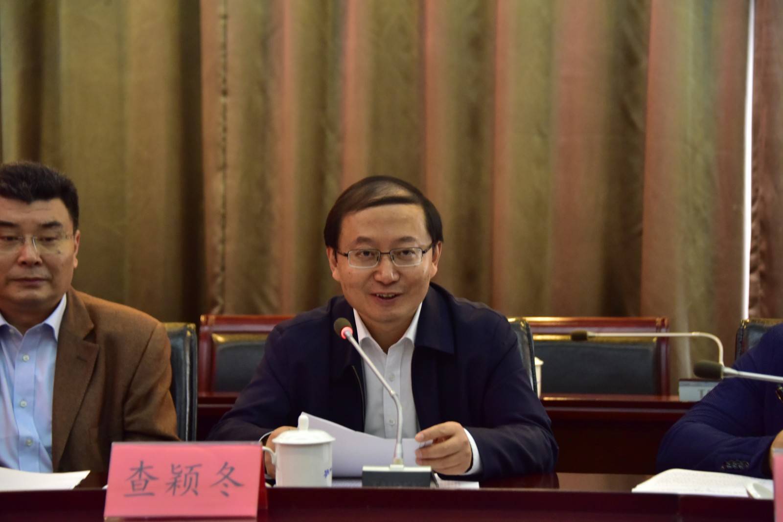 全国著名诗人在贵州铜仁采风聚焦精准扶贫诗思泉涌赞歌献给扶贫攻坚战