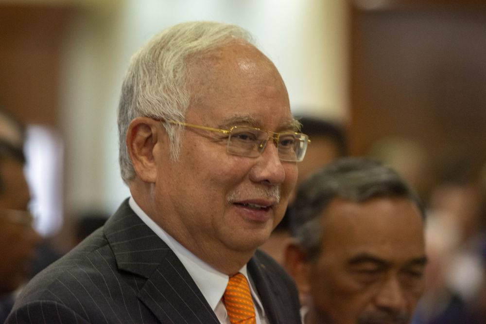 马来西亚前总理纳吉布就所涉贪腐指控出庭自辩