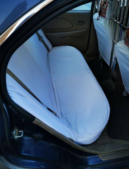 事件:美籍华人曝光出租车后座安全带问题