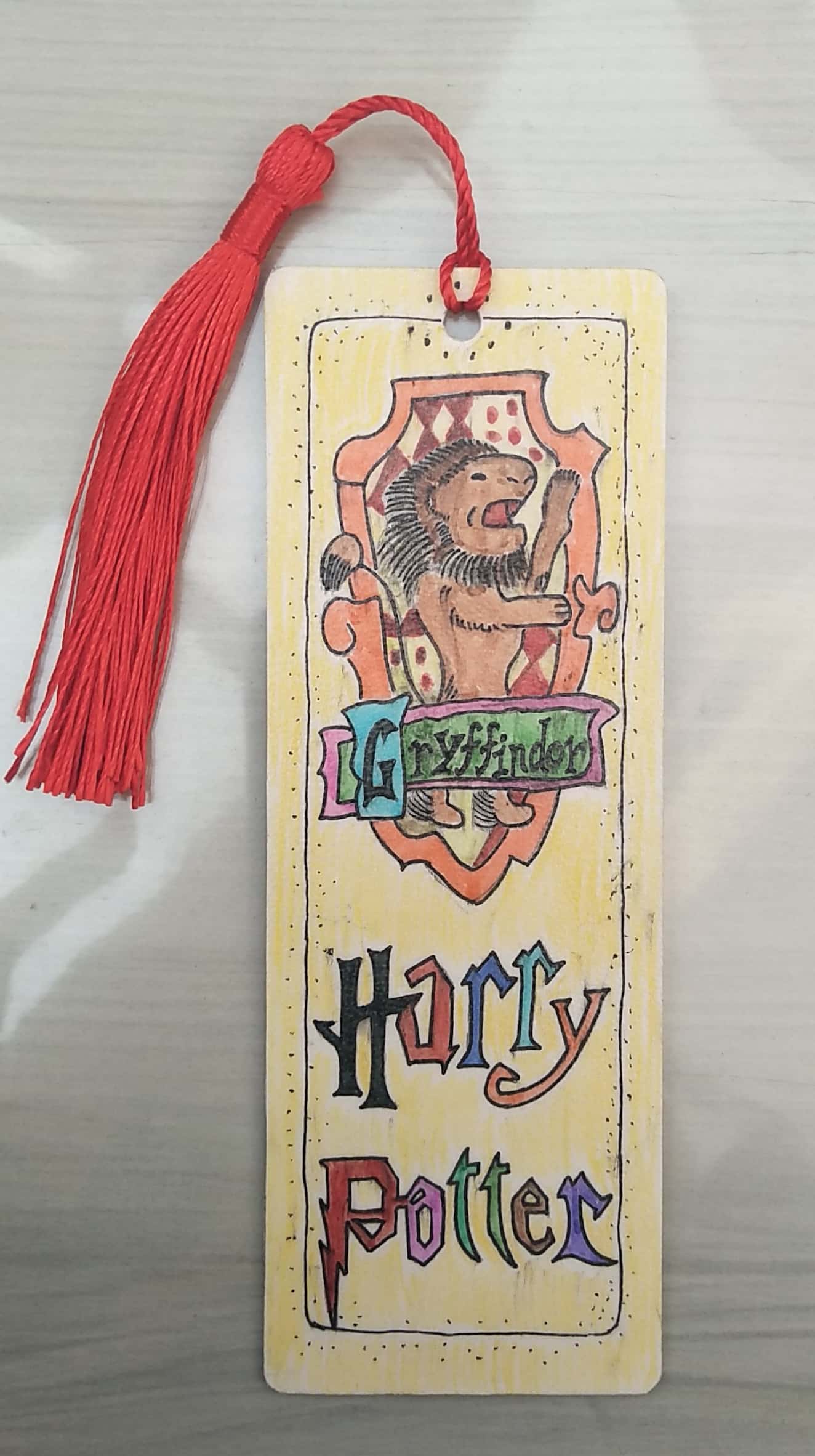 力学小学的孩子给喜欢的经典读本设计出这样的腰封和书签!