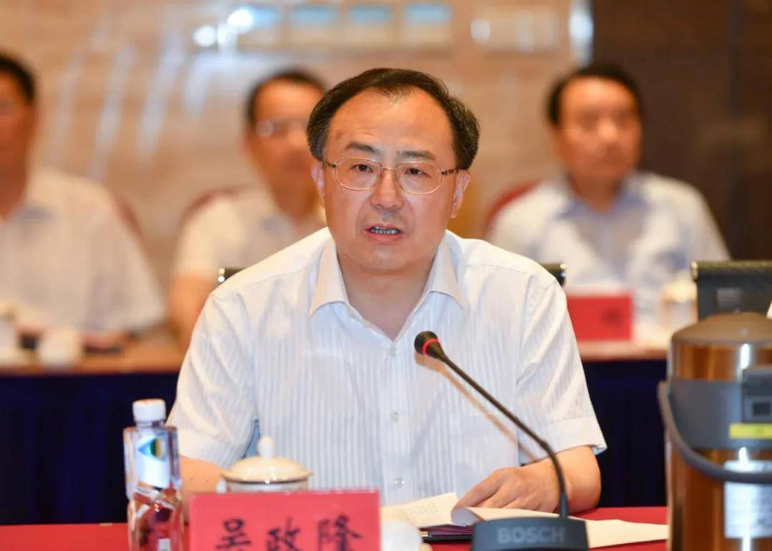 东部战区司令员何卫东,政委何平和省委书记娄勤俭,省长吴政隆