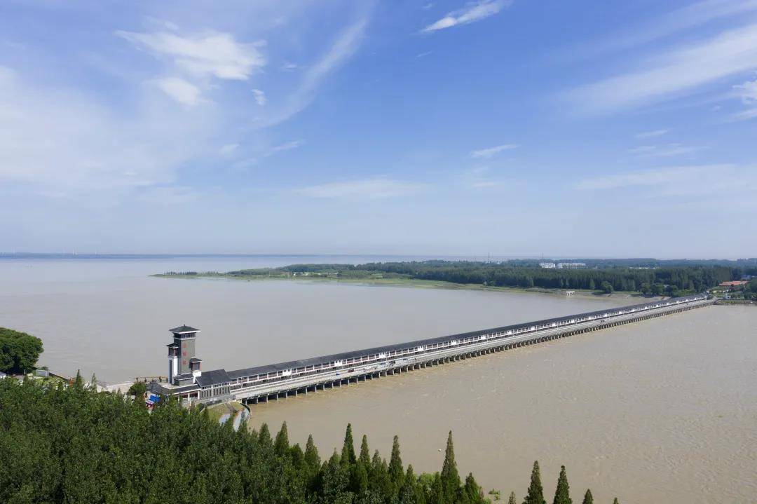 2020-08-07 09:59 淮河 中国七大江河之一, 是中国南北地理分界线.